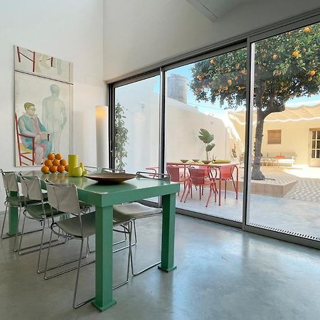 Design & Art, Patio With Orange Tree, Near Seville Carrion de Los Cespedes Exterior photo
